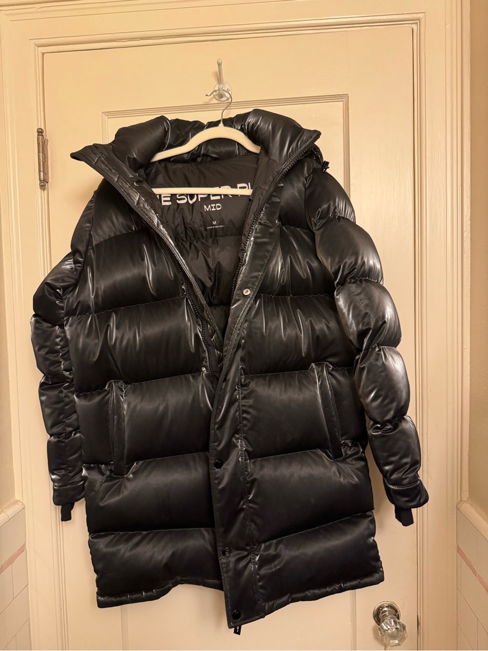 Aritzia Super Puff Mid Liquid Shine Black